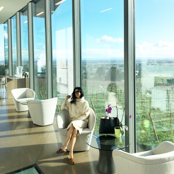 Meet your Posher, Danika - Picture 2 of 8